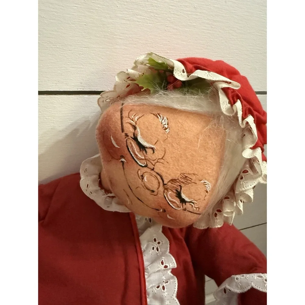 Vintage 1990s Annalee Dolls Tuckered‎ Santa Mrs. Claus Christmas 30